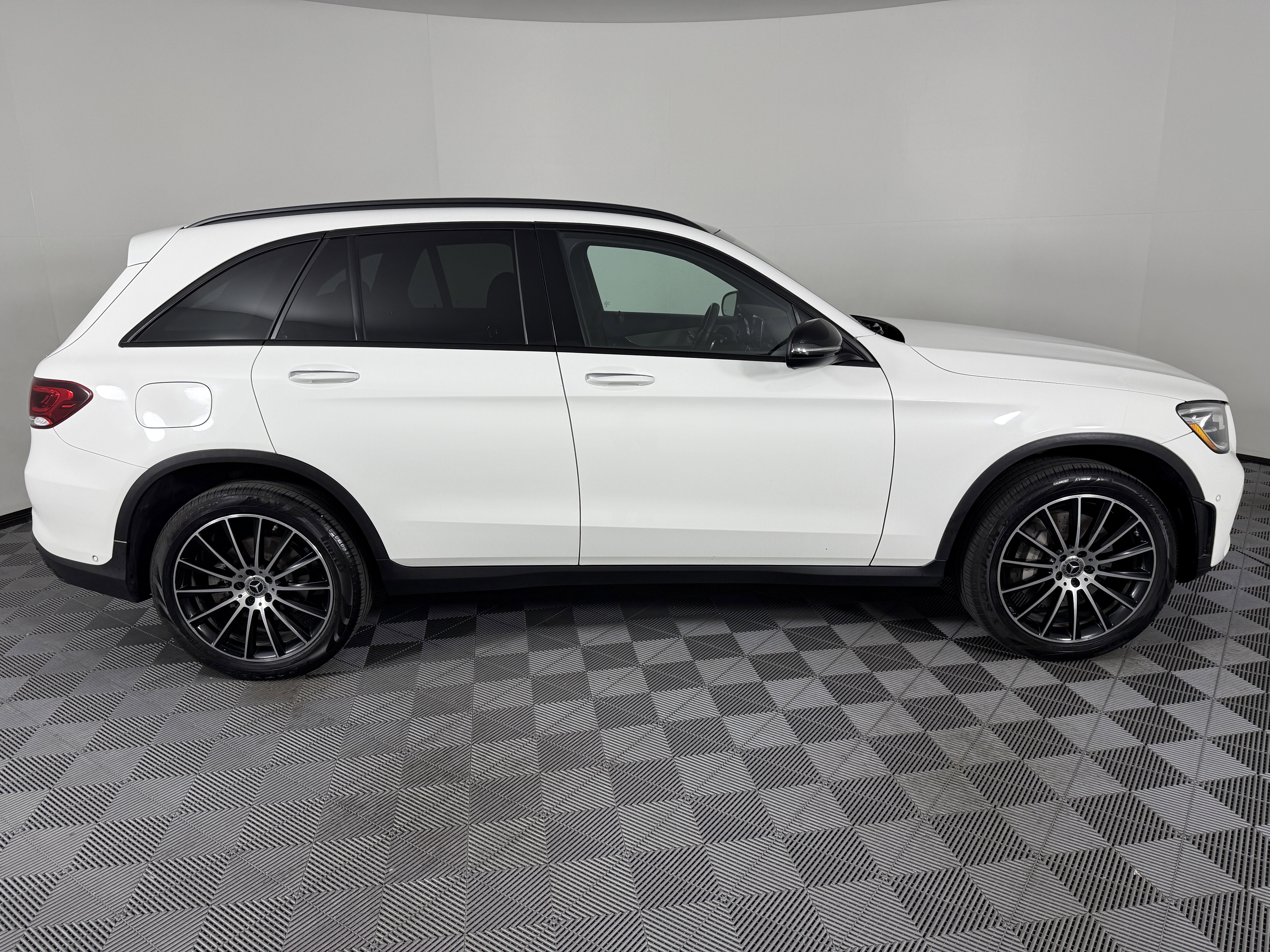 Used 2022 Mercedes-Benz GLC 300 4MATIC image 14
