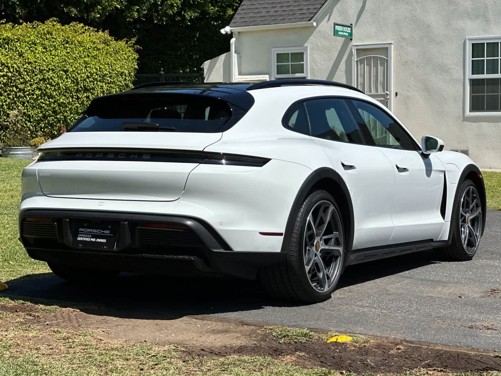 Certified 2024 Porsche Taycan 4 Cross Turismo AWD/4WD image 8
