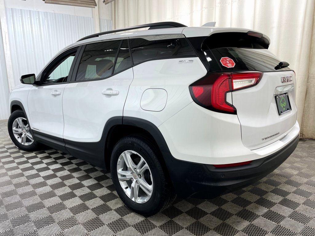 Certified 2022 GMC Terrain SLE w/ Driver Convenience Package image 15