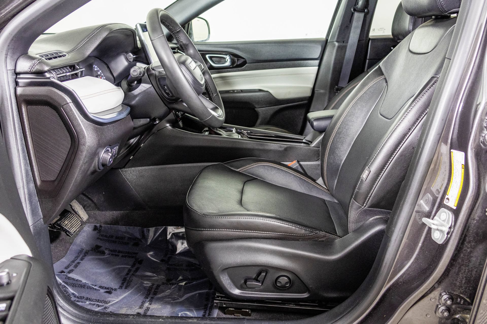 Used 2023 Jeep Compass Limited AWD/4WD image 24