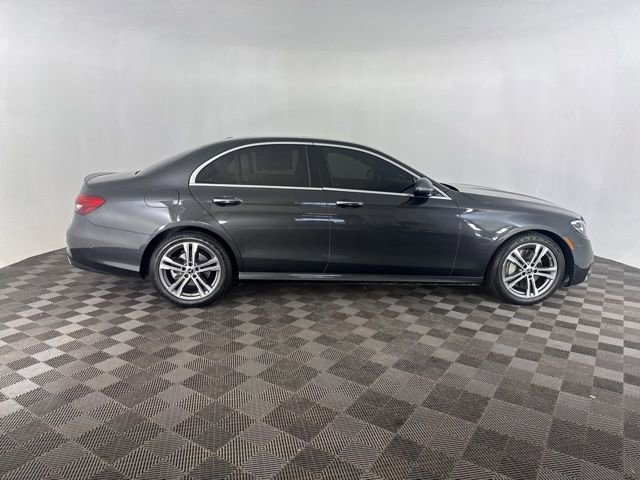 Used 2023 Mercedes-Benz E 350 4MATIC Sedan image 5