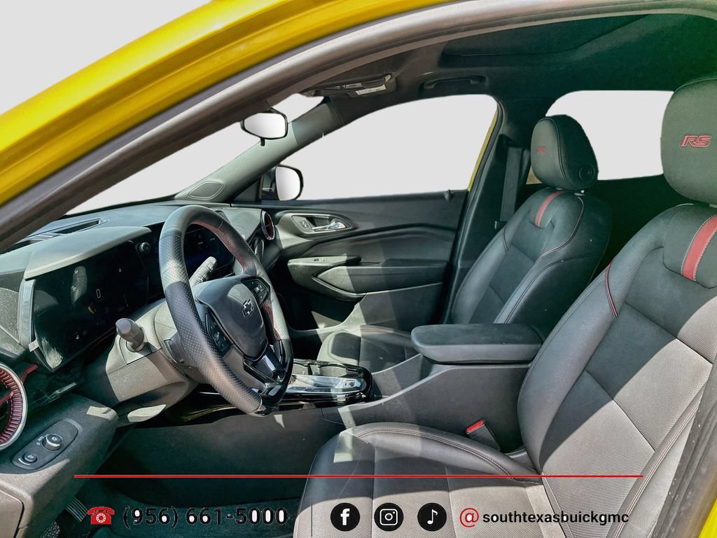 Used 2025 Chevrolet Trax RS w/ Sunroof Package FWD image 11