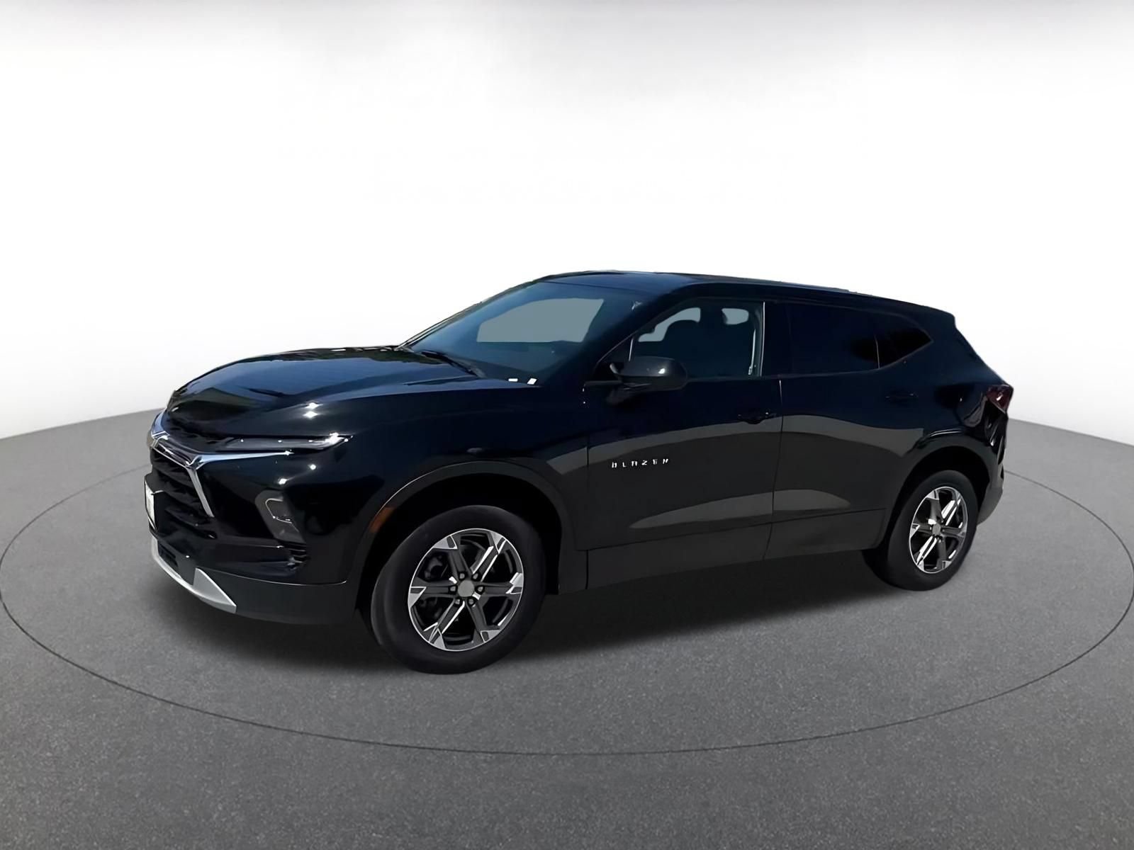 Used 2025 Chevrolet Blazer LT FWD image 7