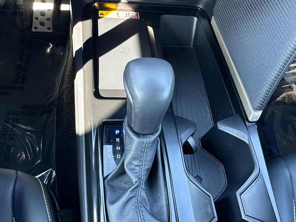 Used 2025 Toyota Camry SE w/ Convenience Package image 18