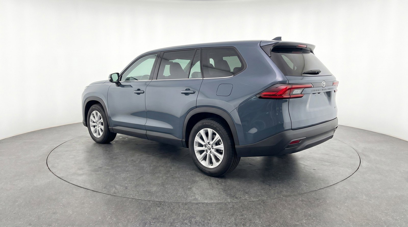 Used 2025 Toyota Grand Highlander FWD image 6