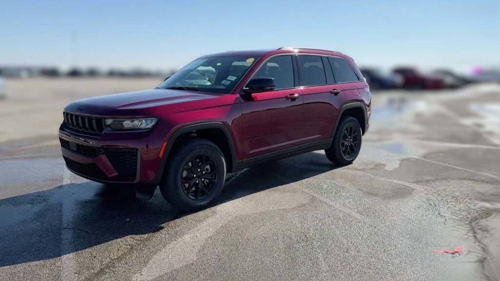 New 2026 Jeep Grand Cherokee Altitude