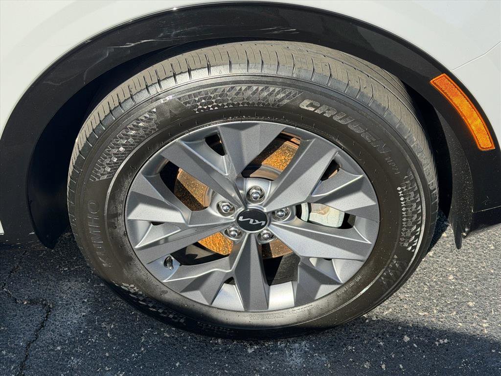 Used 2025 Kia Sportage SX image 7