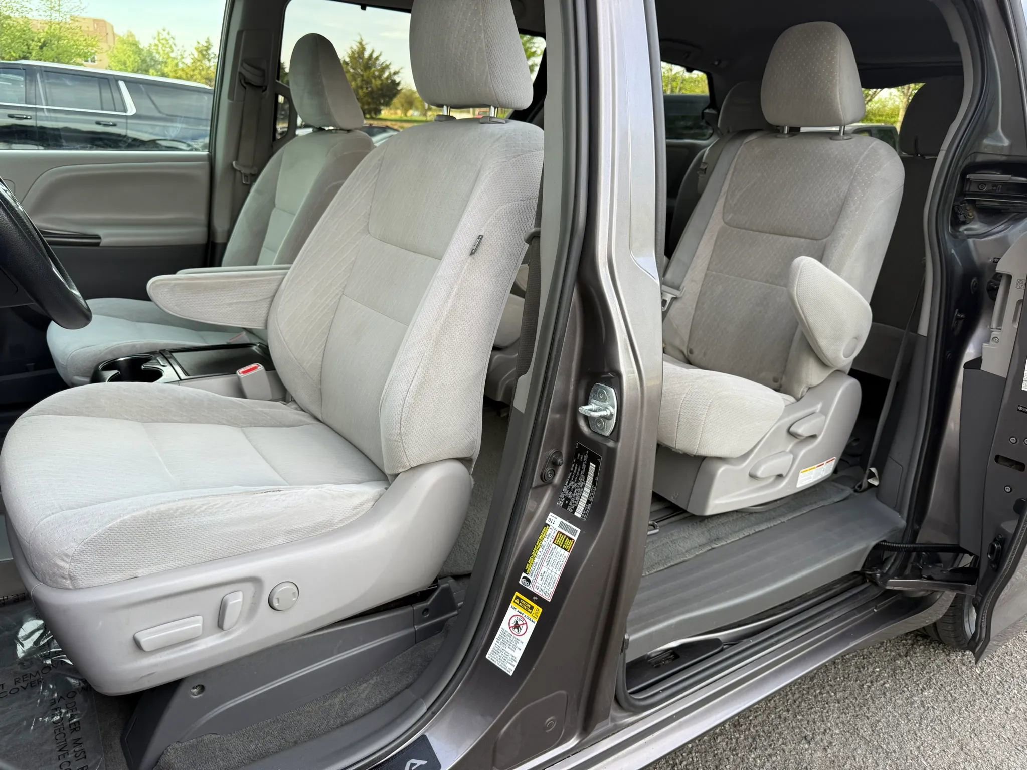 Used 2015 Toyota Sienna LE FWD image 14