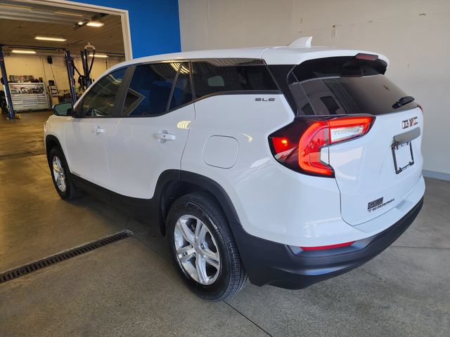 Certified 2024 GMC Terrain SLE AWD/4WD image 2