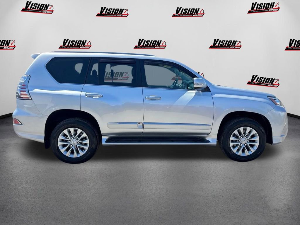 Used 2017 Lexus GX 460 Premium w/ Premium Package image 4