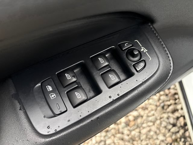 Used 2024 Volvo S60 B5 Plus AWD/4WD image 22