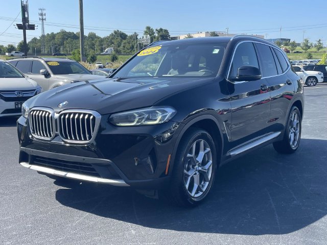 Used 2024 BMW X3 xDrive30i AWD/4WD image 3
