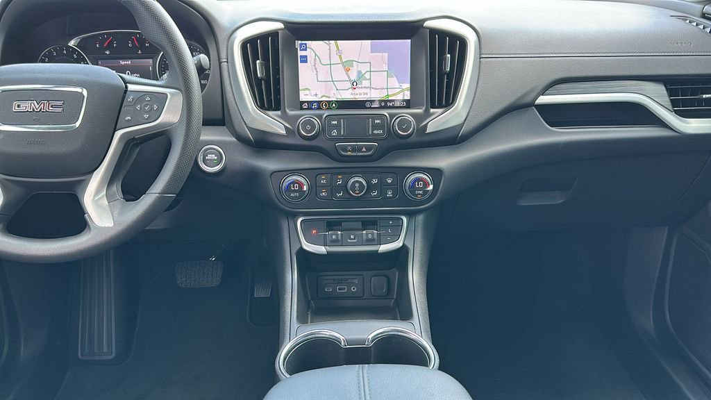 Used 2023 GMC Terrain SLE w/ Driver Convenience Package image 11