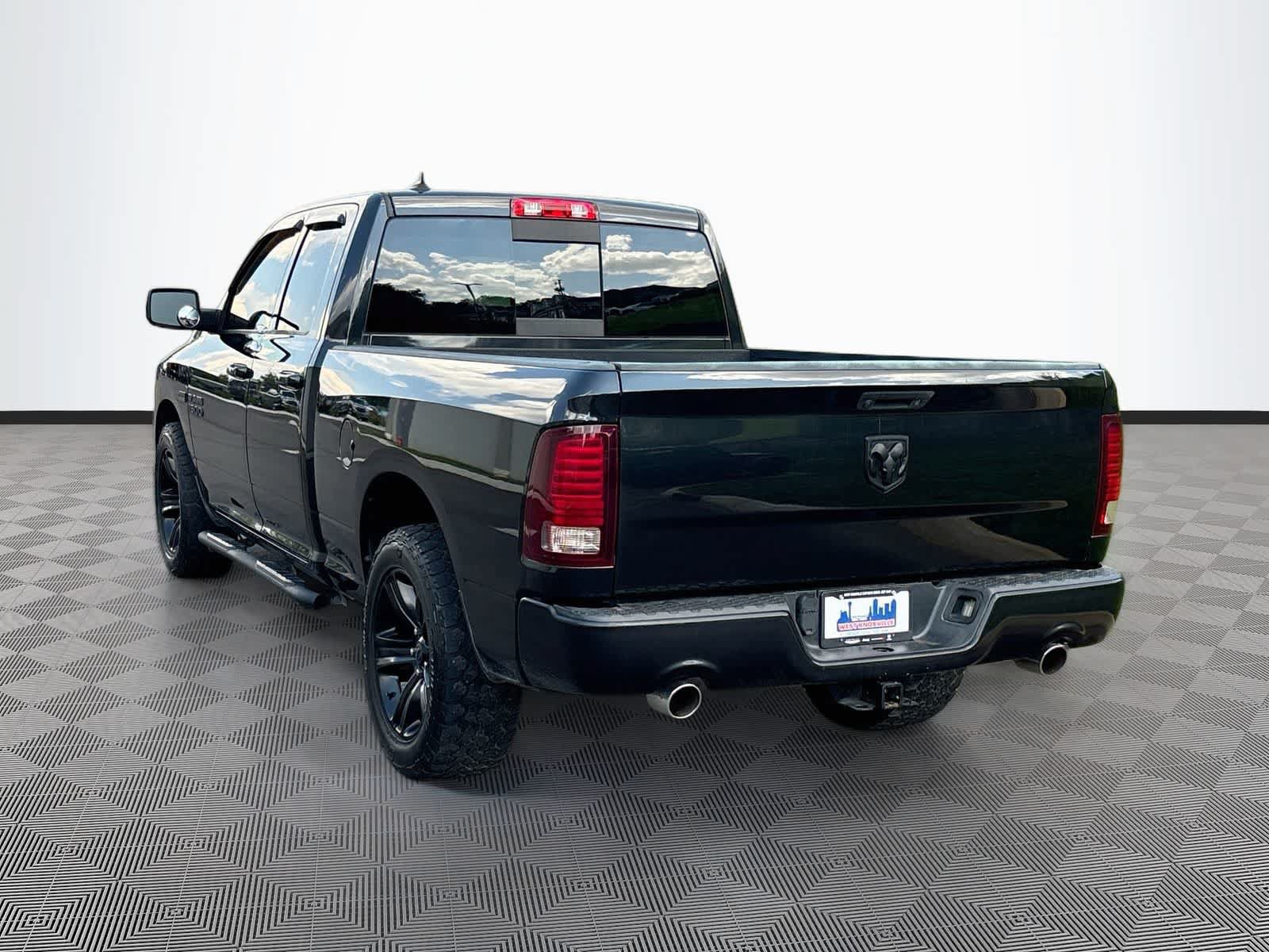 Used 2017 RAM 1500 Sport w/ Black Ram 1500 Sport Group RWD image 7
