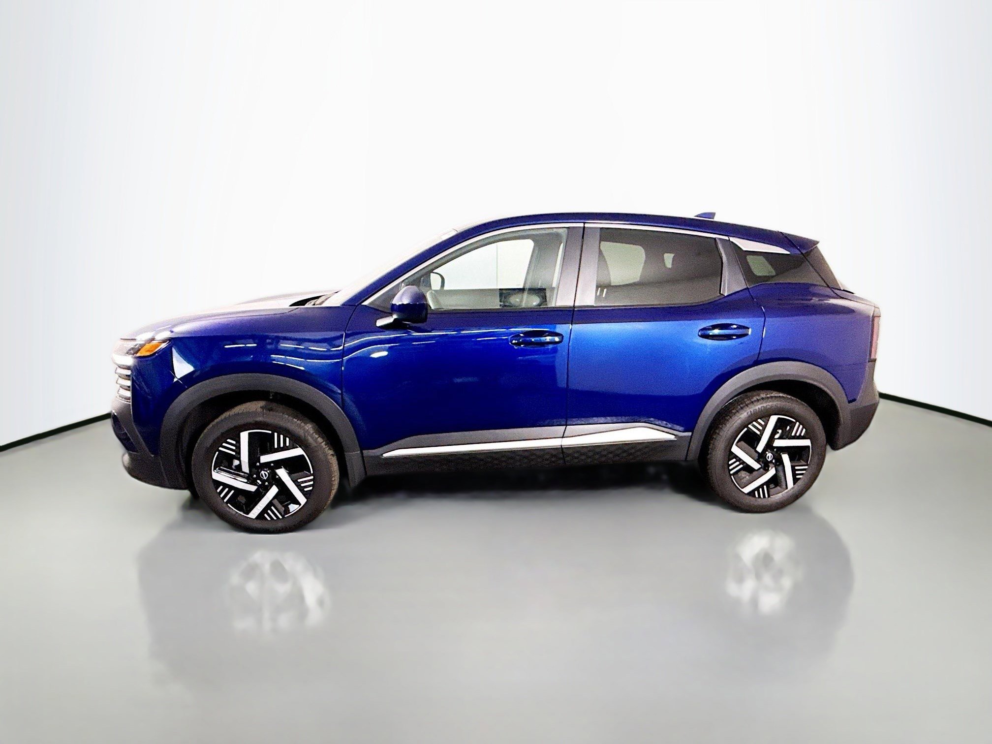 Used 2025 Nissan Kicks SV image 6