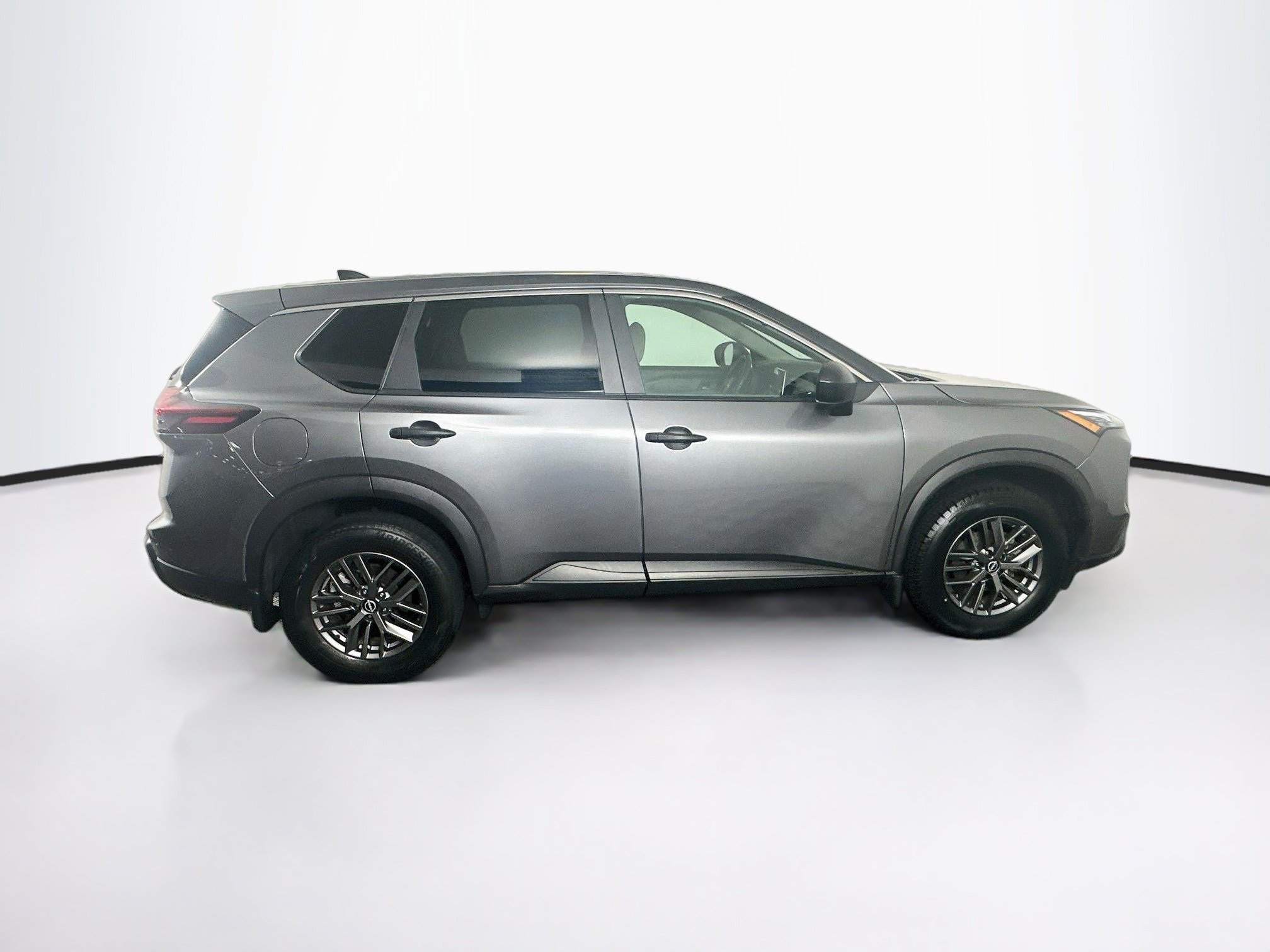 Used 2024 Nissan Rogue S FWD image 10