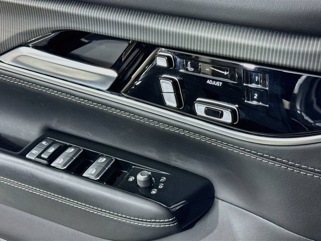 Used 2023 Jeep Grand Wagoneer Series II AWD/4WD image 18
