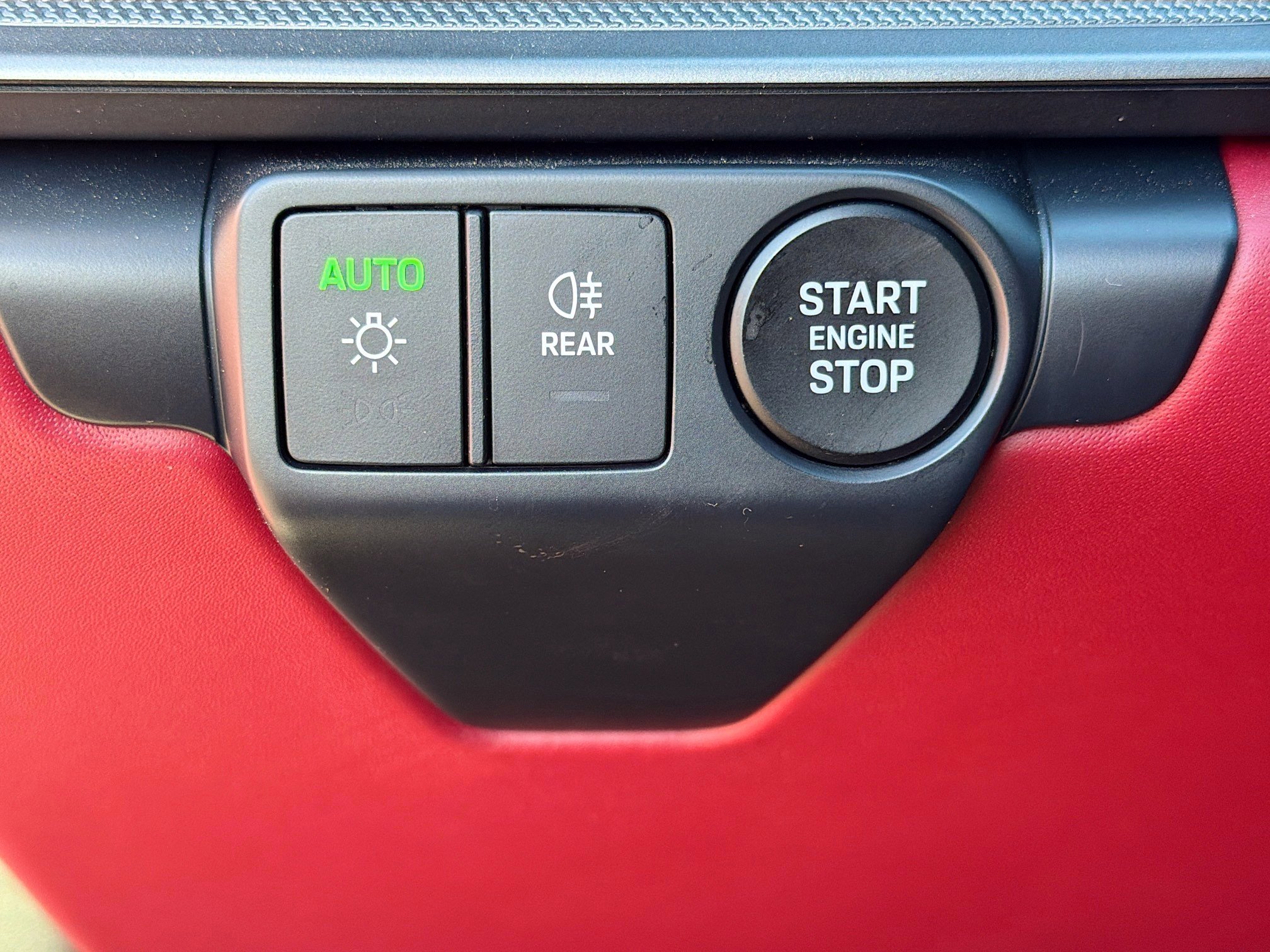 Used 2025 Porsche 911 Carrera image 32