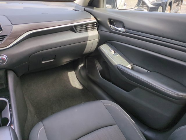 Used 2024 Nissan Altima 2.5 SV image 17
