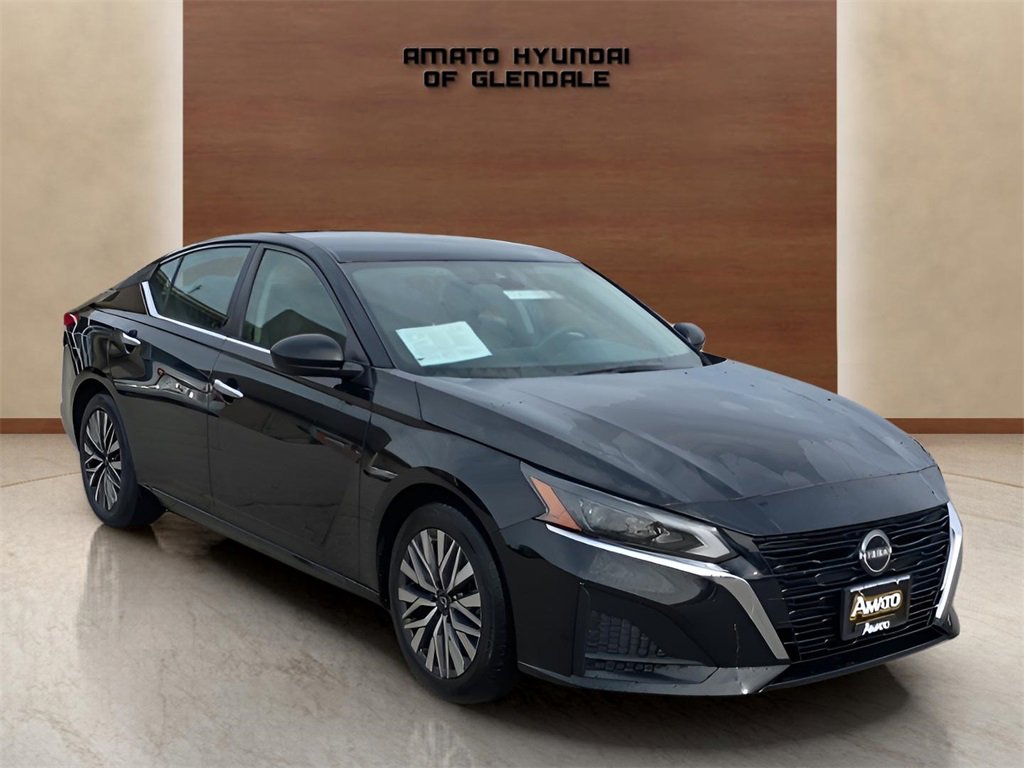 Used 2024 Nissan Altima 2.5 SV image 8