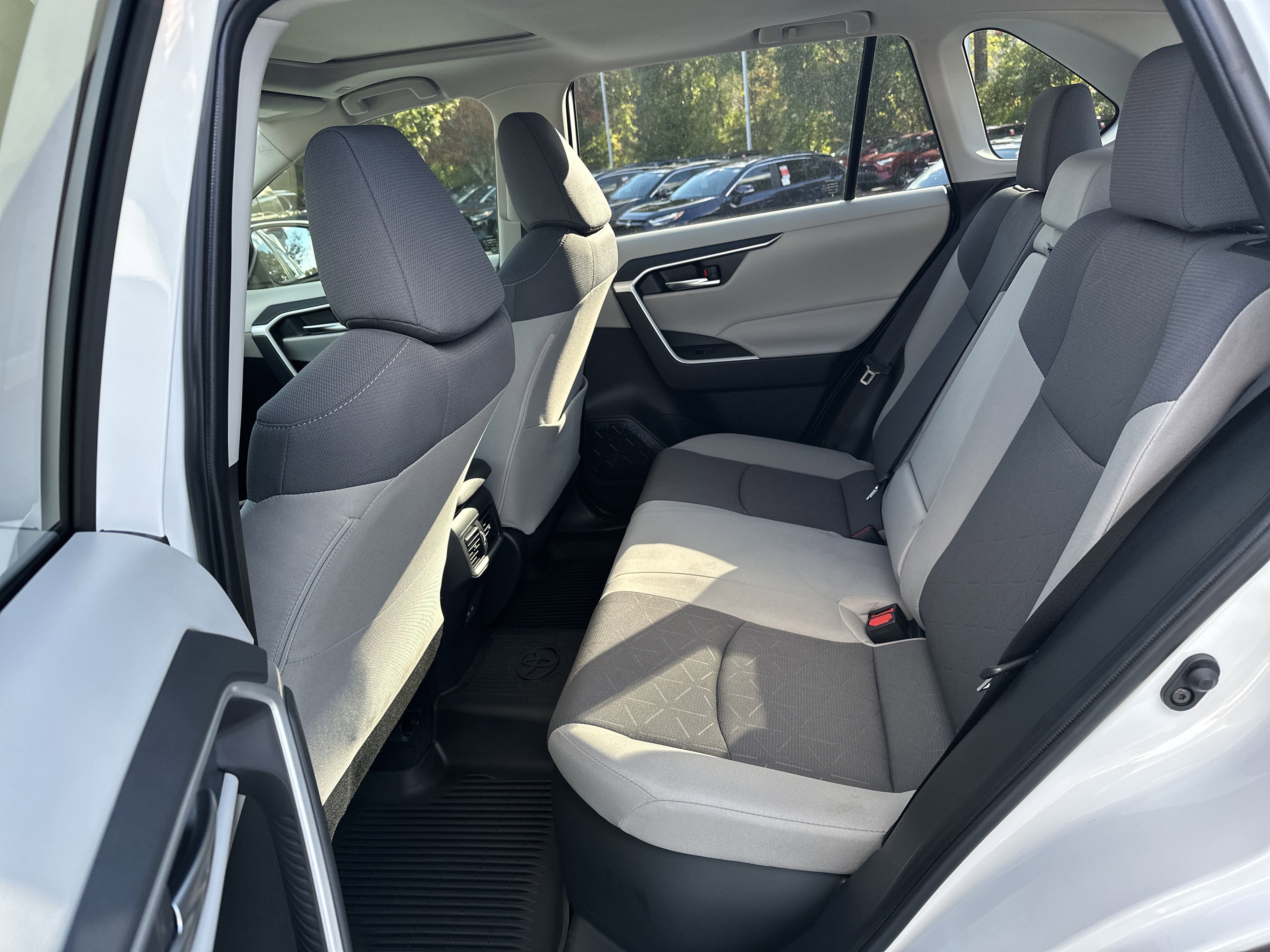 Certified 2025 Toyota RAV4 XLE image 31