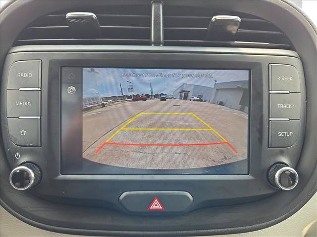 Used 2025 Kia Soul LX w/ LX Technology Package FWD image 13