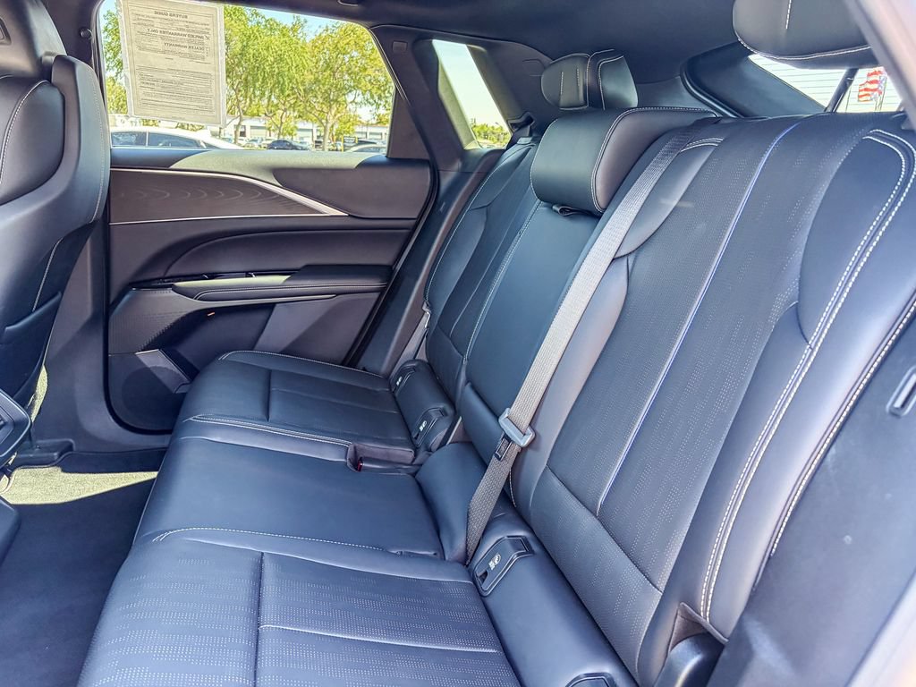 Certified 2024 Cadillac Lyriq Luxury RWD image 34