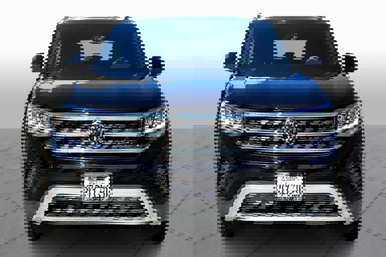 Used 2023 Volkswagen Atlas Cross Sport SE image 3