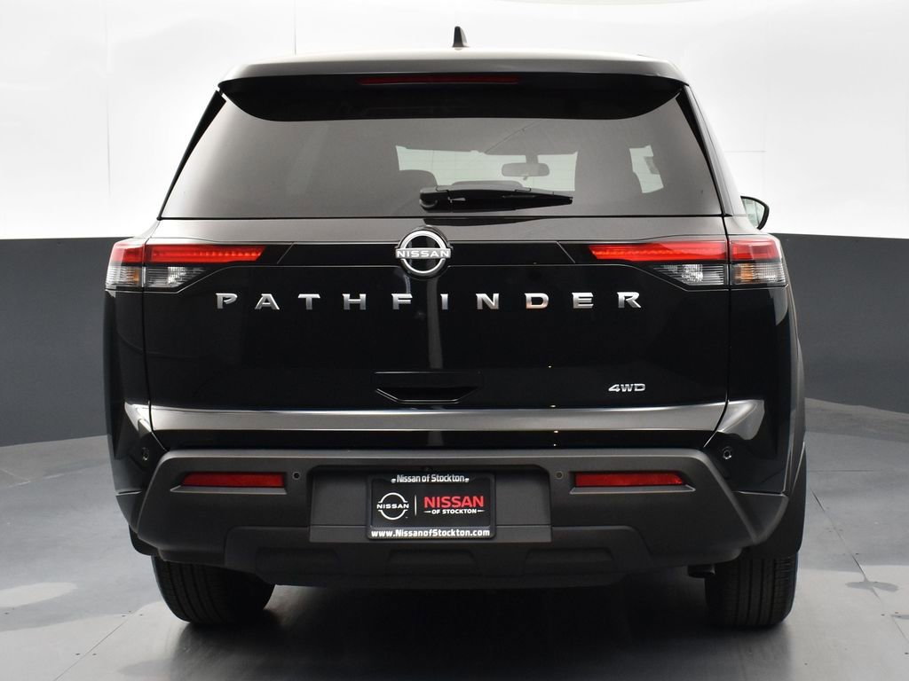 New 2025 Nissan Pathfinder S image 7