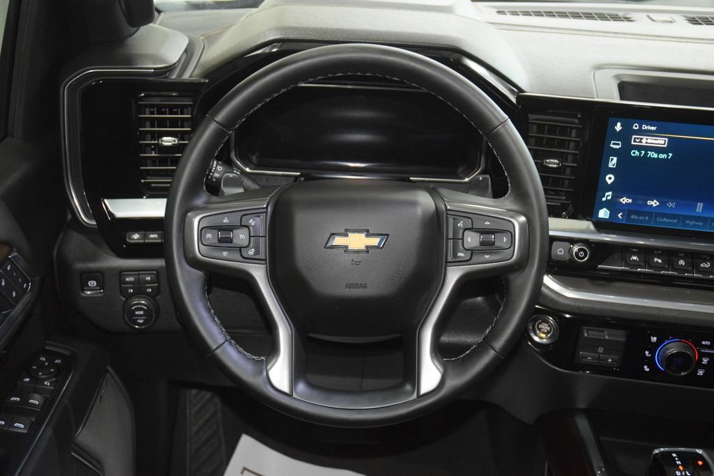 Used 2026 Chevrolet Silverado 1500 High Country w/ Technology Package AWD/4WD image 33