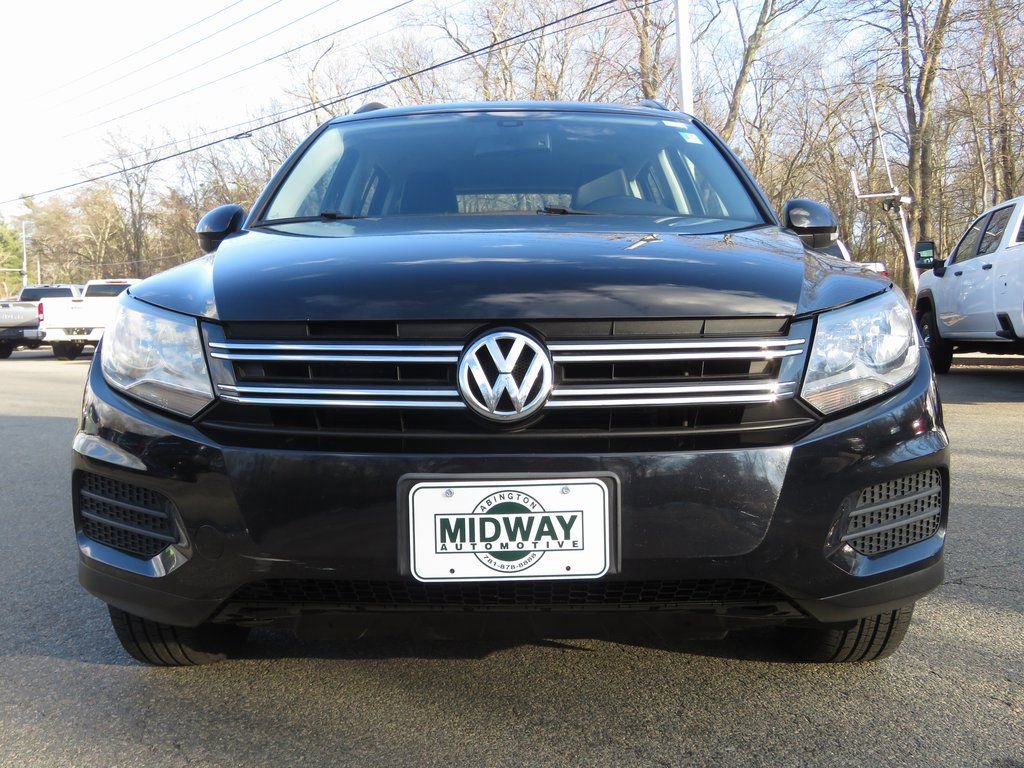 Used 2016 Volkswagen Tiguan S image 2