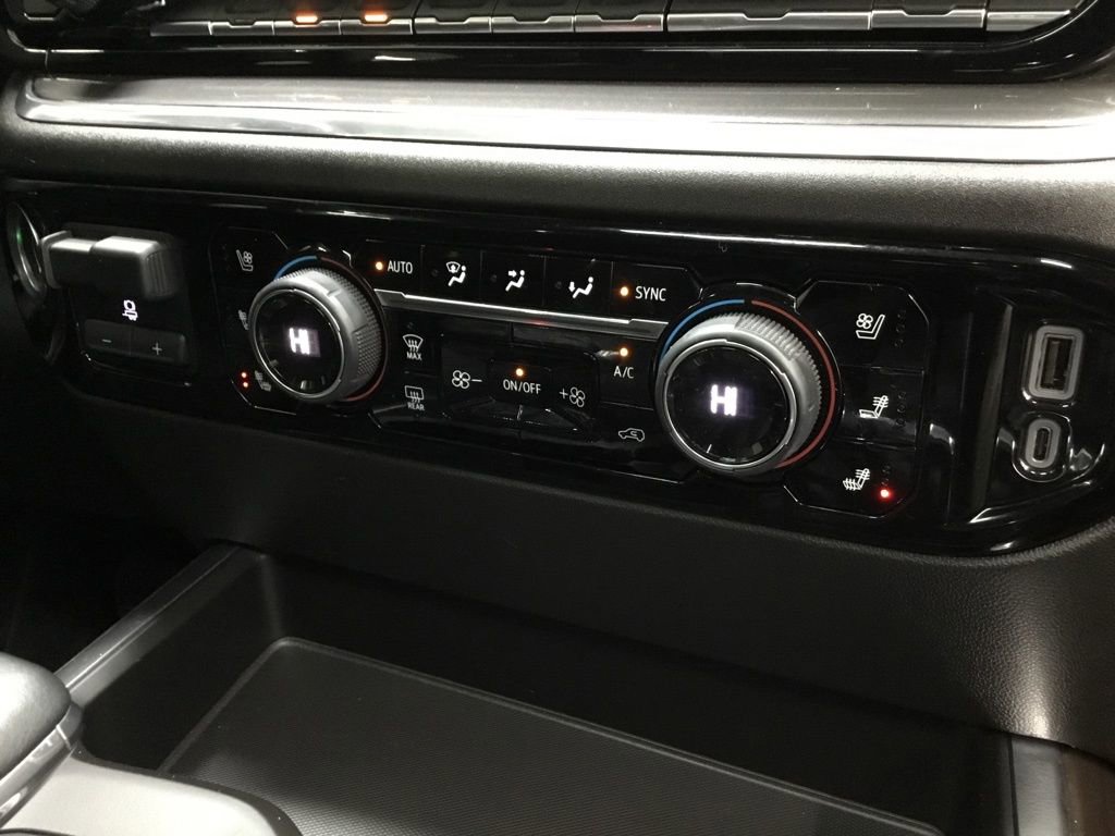 Used 2024 Chevrolet Silverado 1500 High Country w/ High Country Premium Package image 31