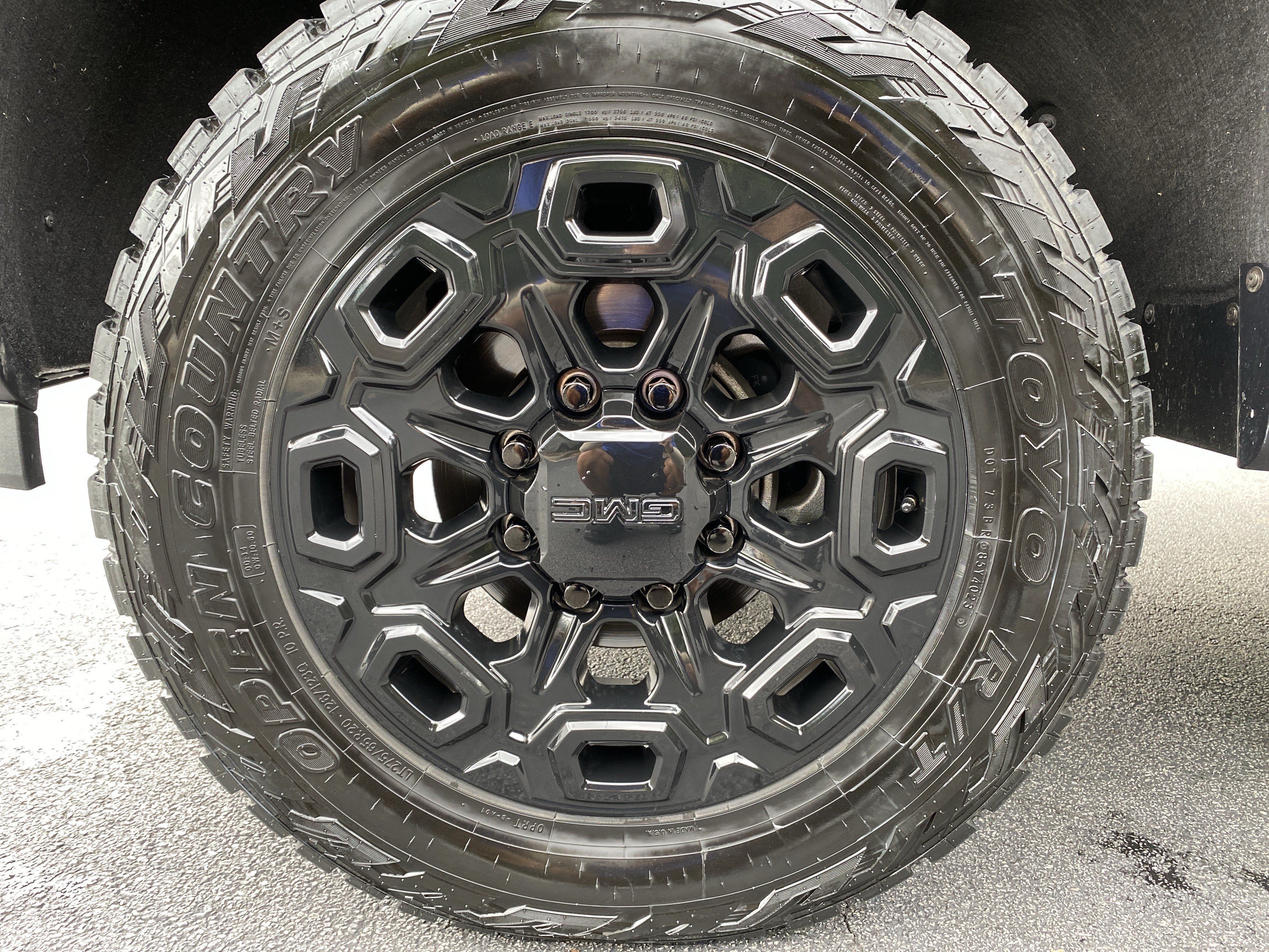 Used 2025 GMC Sierra 2500 AT4 w/ AT4 Premium Plus Package AWD/4WD image 21