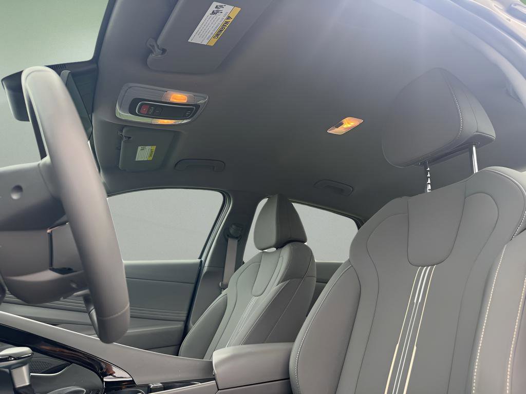 Used 2023 Hyundai Elantra SEL w/ Convenience Package image 20