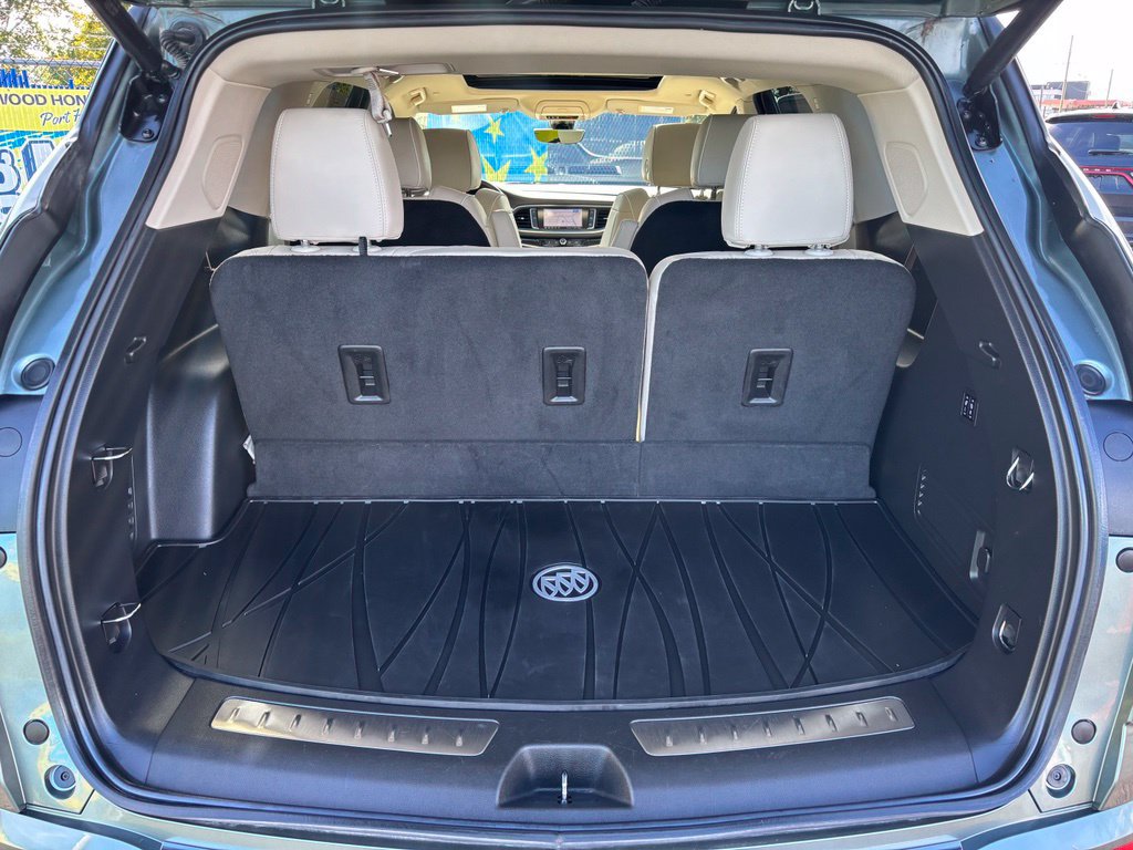 Used 2024 Buick Enclave Avenir AWD/4WD image 5