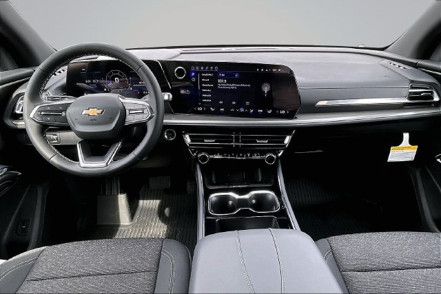 New 2027 Chevrolet Traverse LT w/ LPO, Floor Liner Package FWD image 5