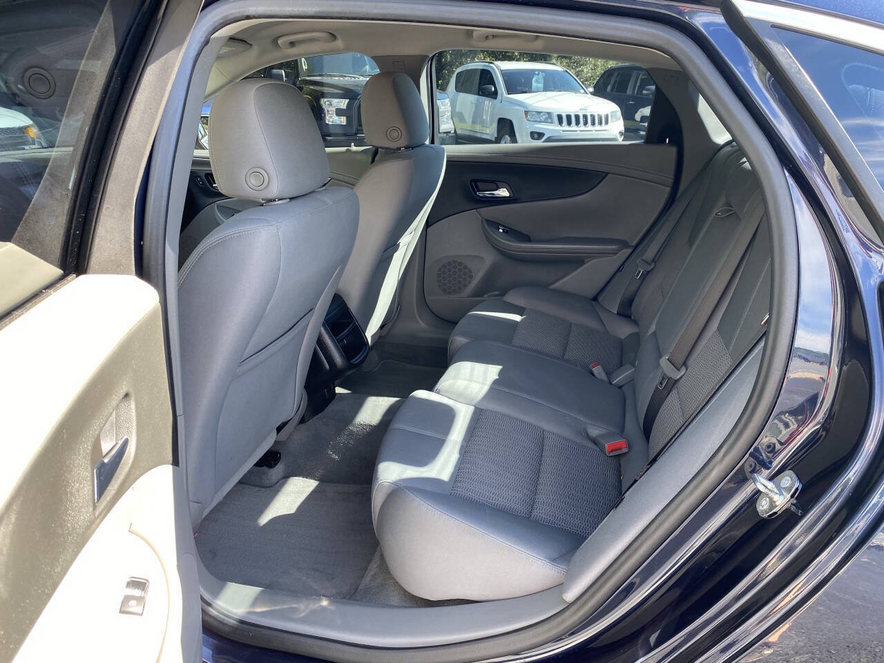 Used 2017 Chevrolet Impala LS FWD image 10