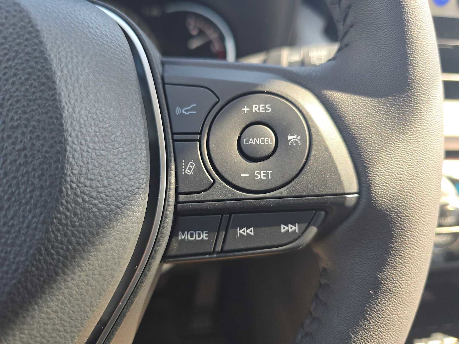 Certified 2025 Toyota RAV4 XLE Premium image 30