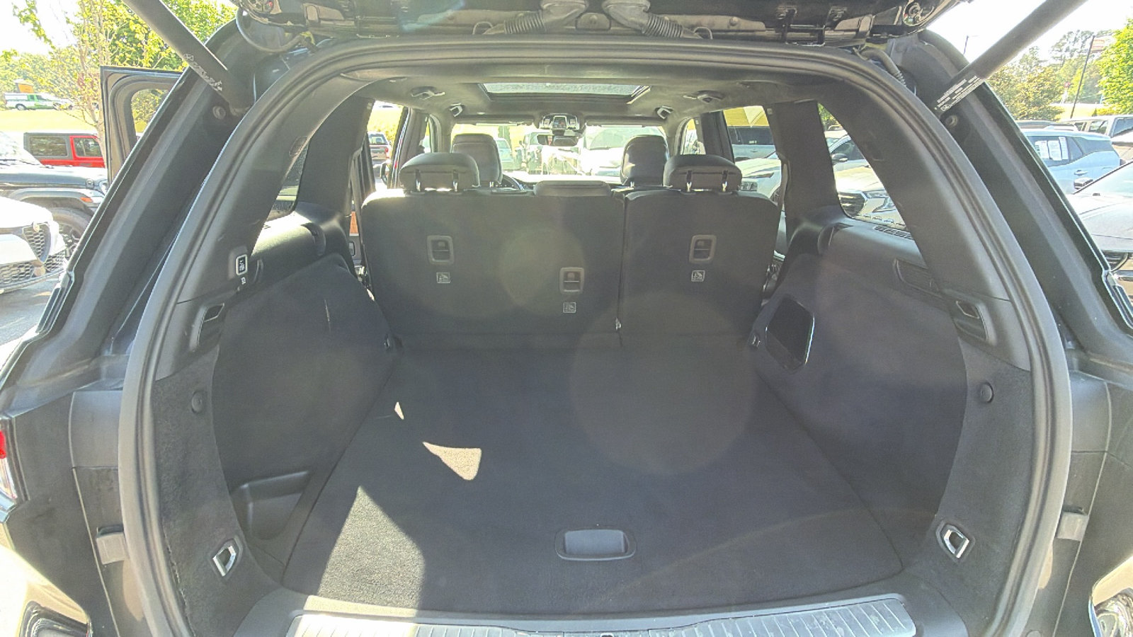 Used 2025 Jeep Grand Cherokee Summit AWD/4WD image 13