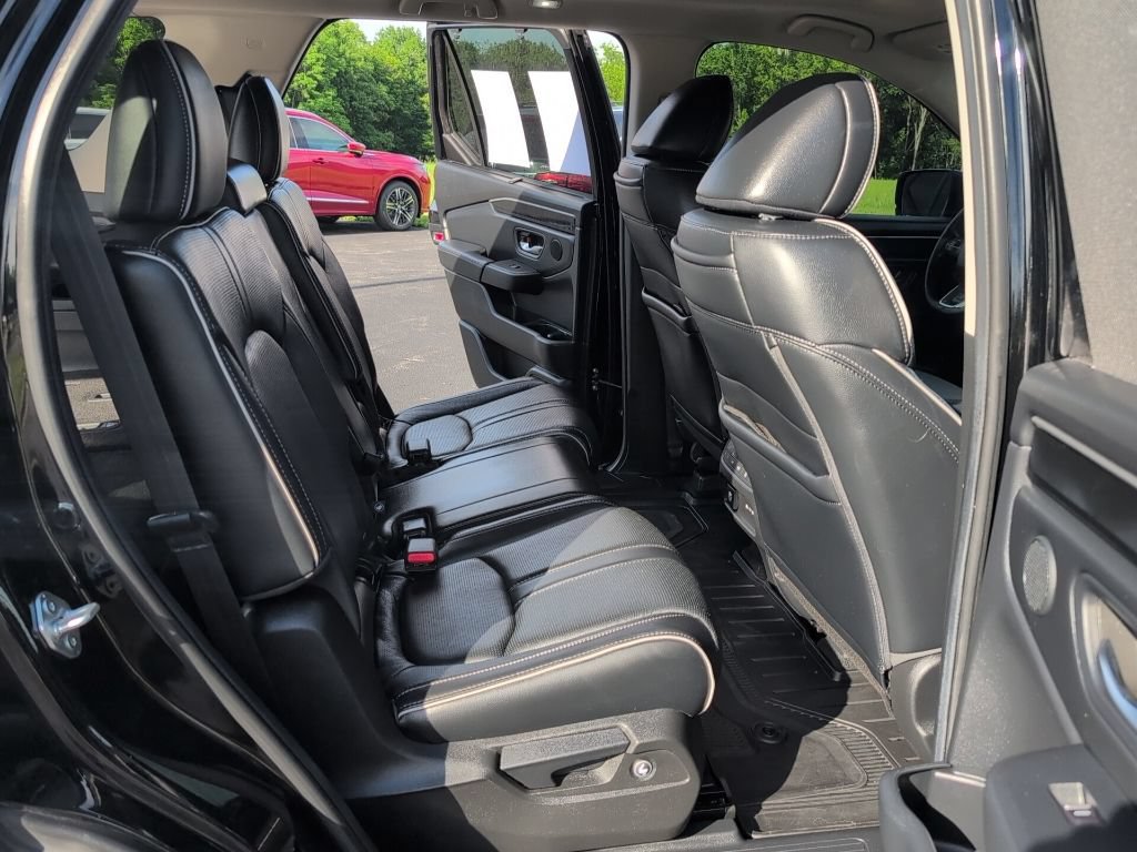 Used 2025 Honda Pilot Elite image 49