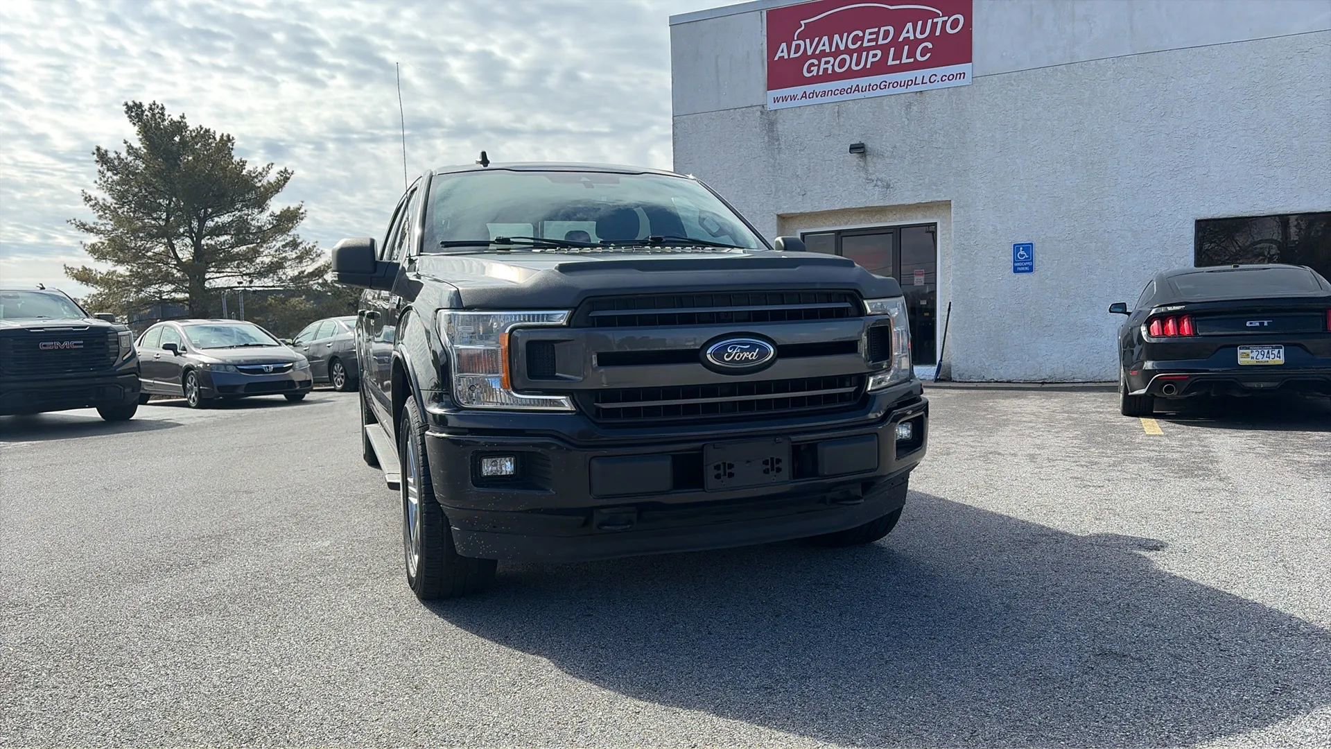 Used 2019 Ford F150 XLT w/ Equipment Group 302A Luxury image 3
