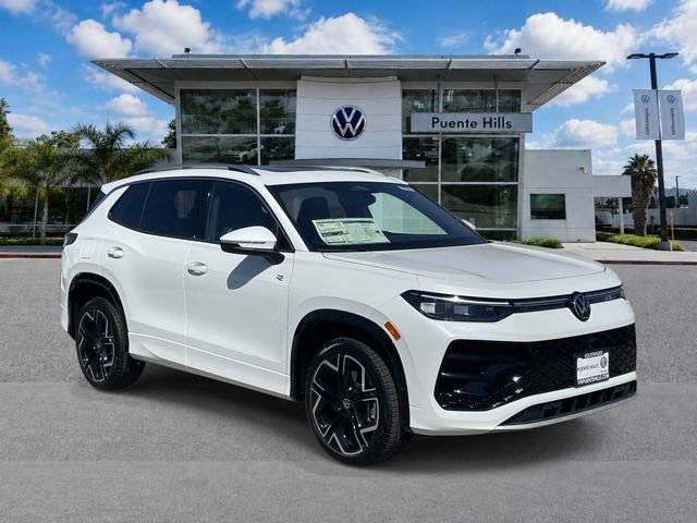 New 2026 Volkswagen Tiguan SE R-Line FWD video 1