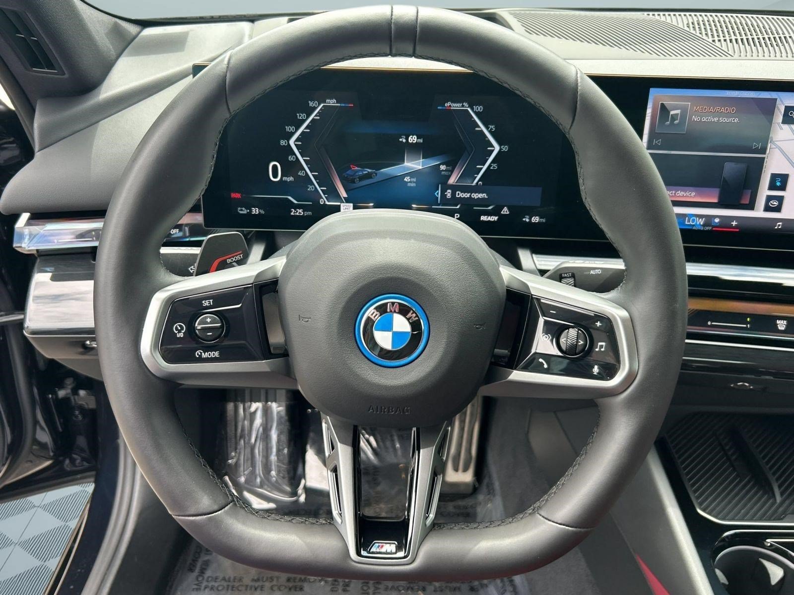 Certified 2026 BMW i5 eDrive40 w/ Executive Package AWD/4WD image 18