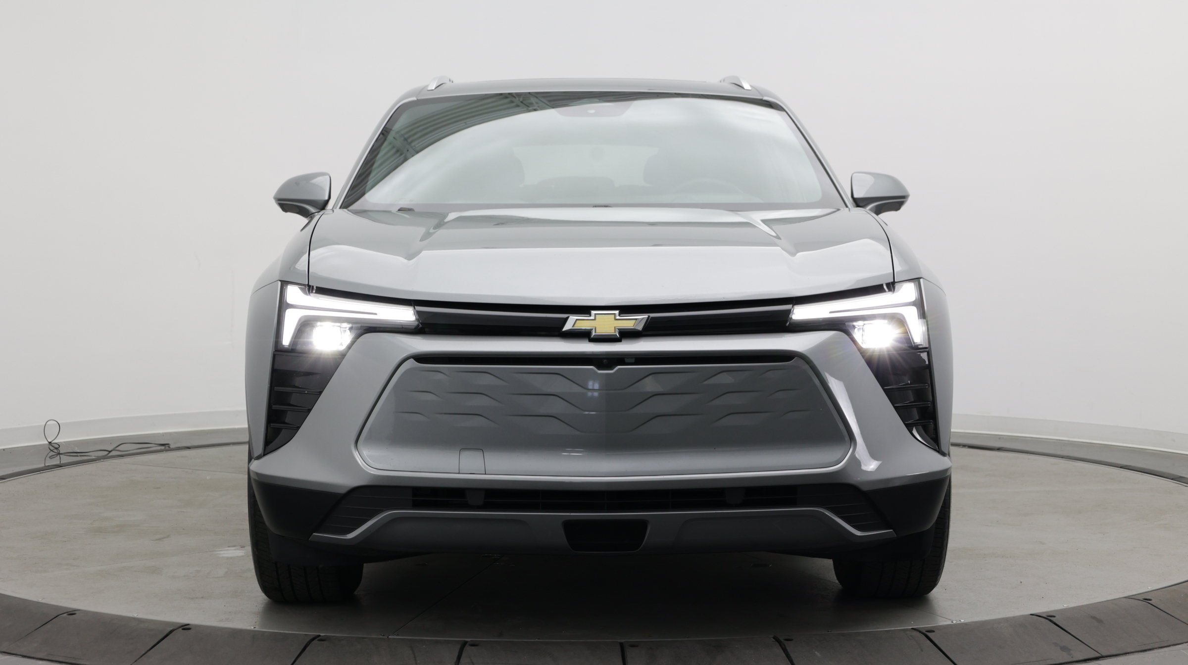 Used 2024 Chevrolet Blazer EV LT AWD/4WD image 2