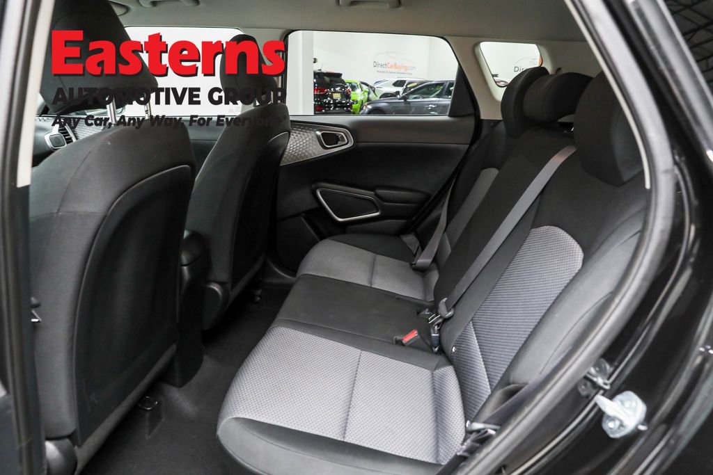 Used 2023 Kia Soul LX image 35