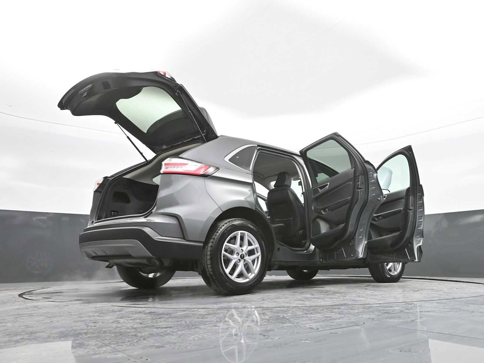 Used 2024 Ford Edge SEL image 48