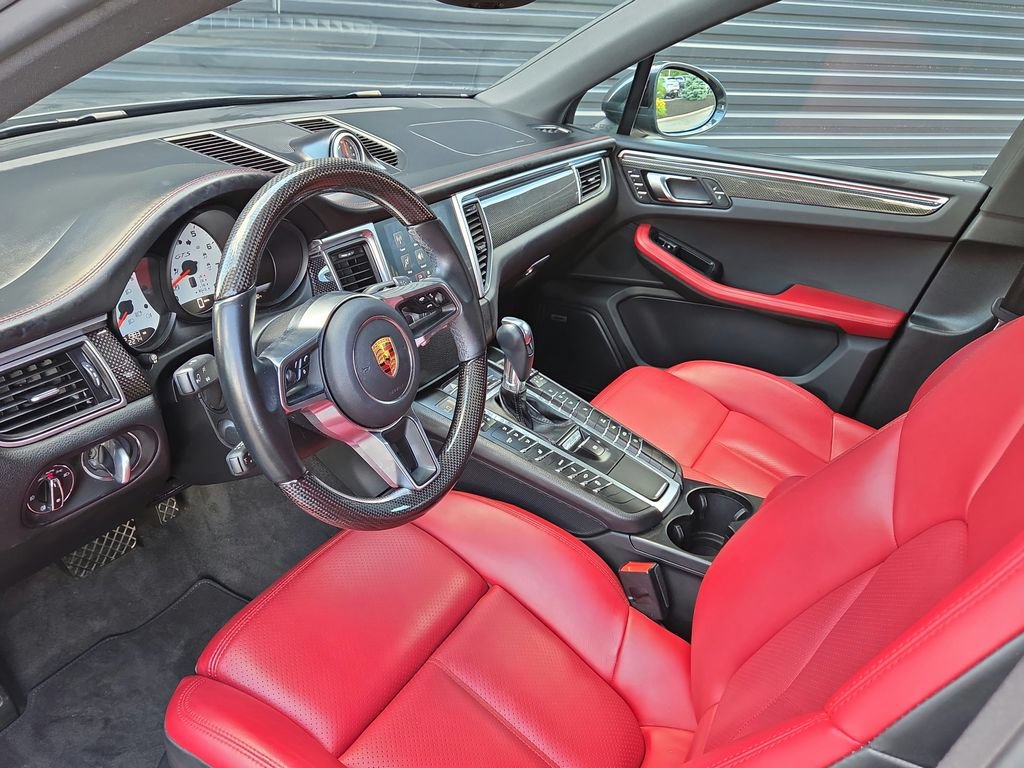 Certified 2018 Porsche Macan GTS AWD/4WD image 4
