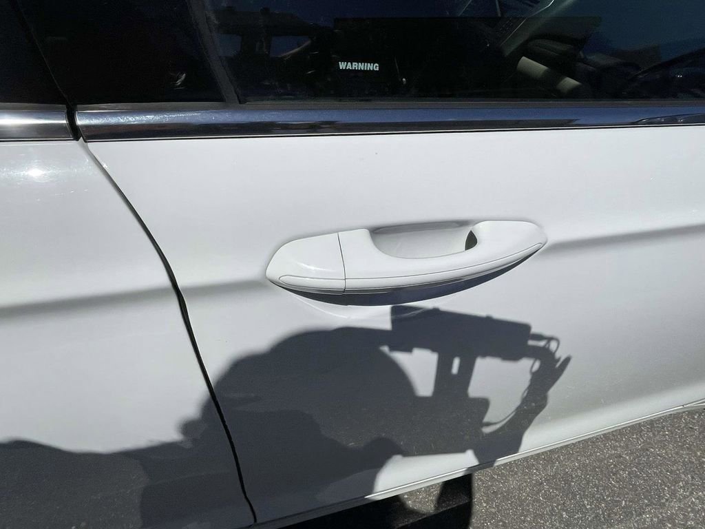 Used 2018 Ford Fusion SE FWD image 24