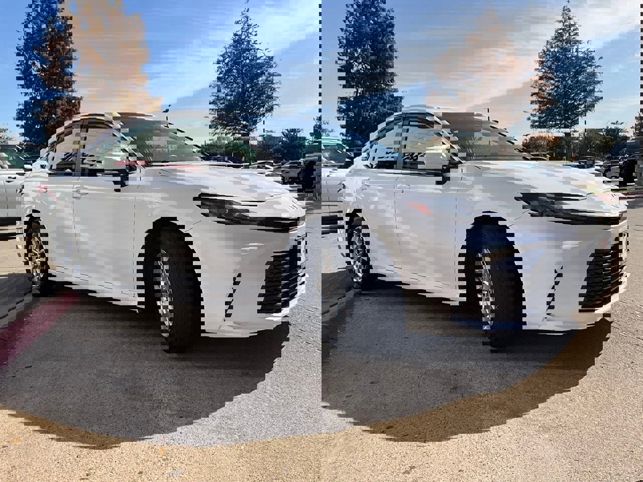 Used 2025 Toyota Camry LE image 5