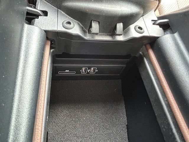 Used 2019 Mercedes-Benz E 300 4MATIC image 37